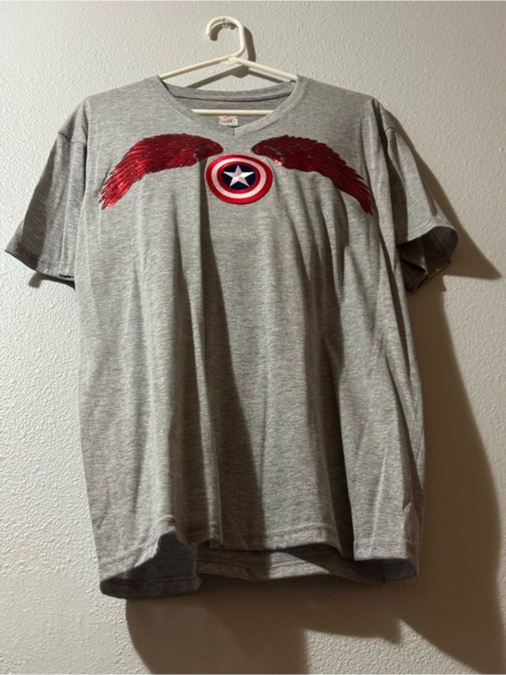Captain America (Sam Wilson) Grey T-Shirt Size XL